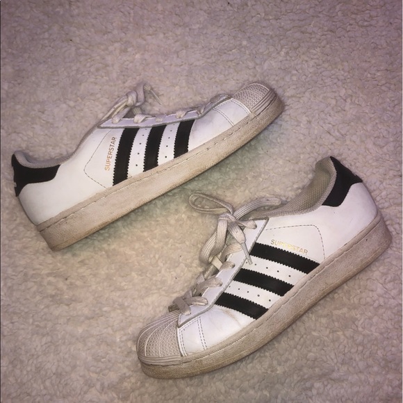 ❗️LAST CALL❗️ADIDAS • Superstar Shoes - Picture 2 of 3